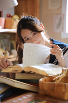 变成黑皮辣妹后和朋友做了